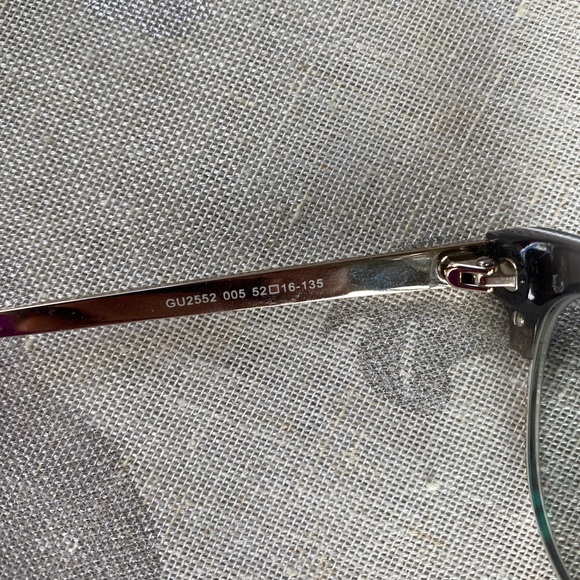 Guess Frames